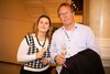 Eine Frau und ein Mann geniessen den Abend