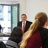 Impressionen aus einer Klasse an der Benedict-Schule