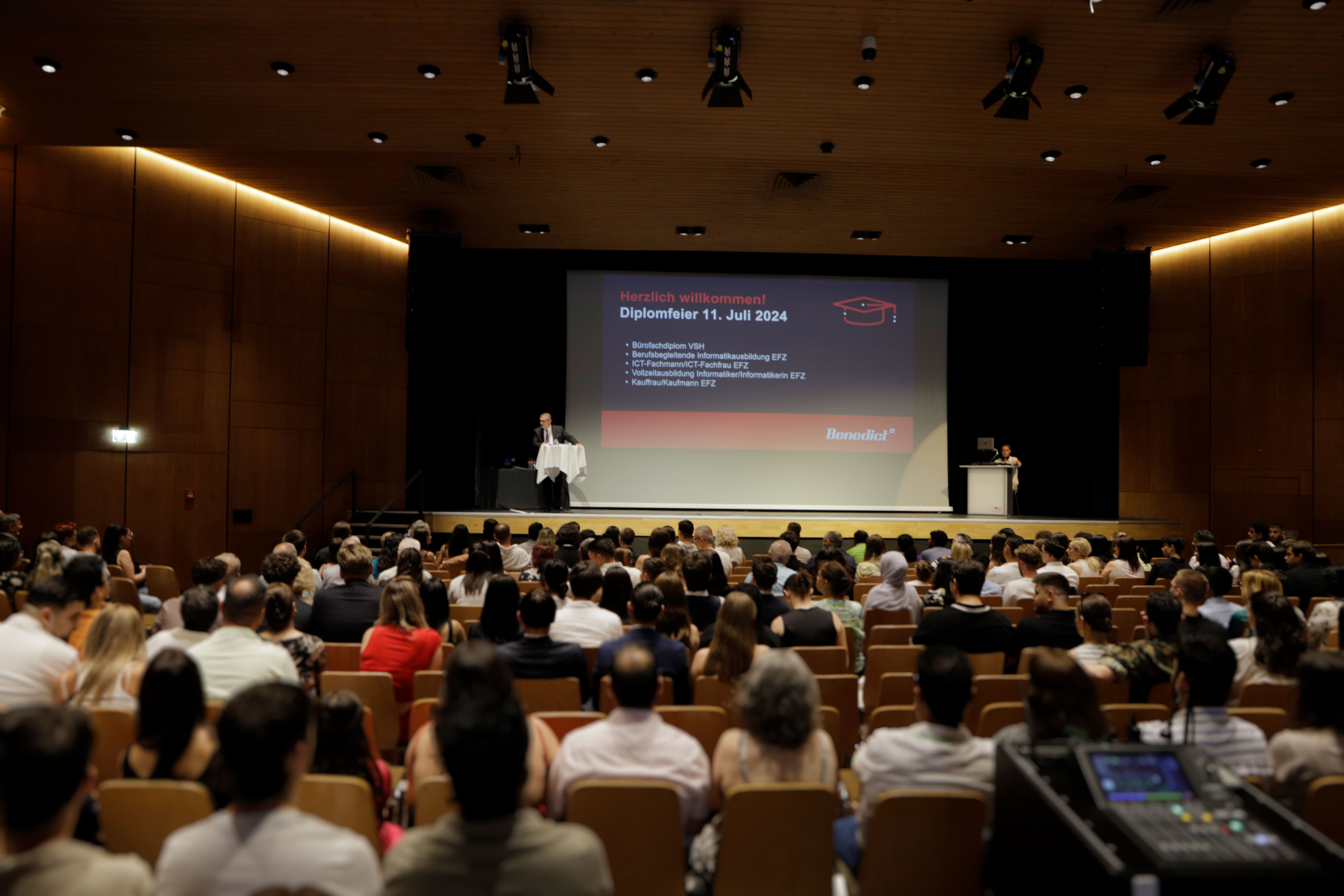 Diplomfeier Benedict-Schule Zürich 11. Juli 2024